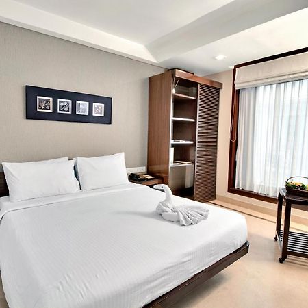 Hotel Casa Fortuna โกลกาตา ภายนอก รูปภาพ