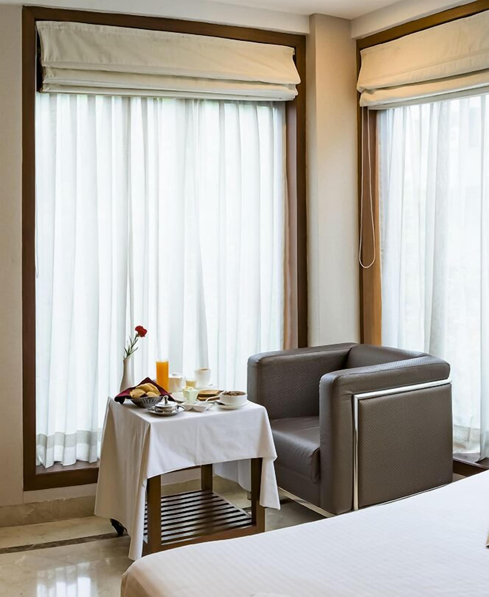 Hotel Casa Fortuna โกลกาตา ภายนอก รูปภาพ