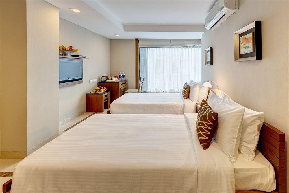 Hotel Casa Fortuna โกลกาตา ภายนอก รูปภาพ