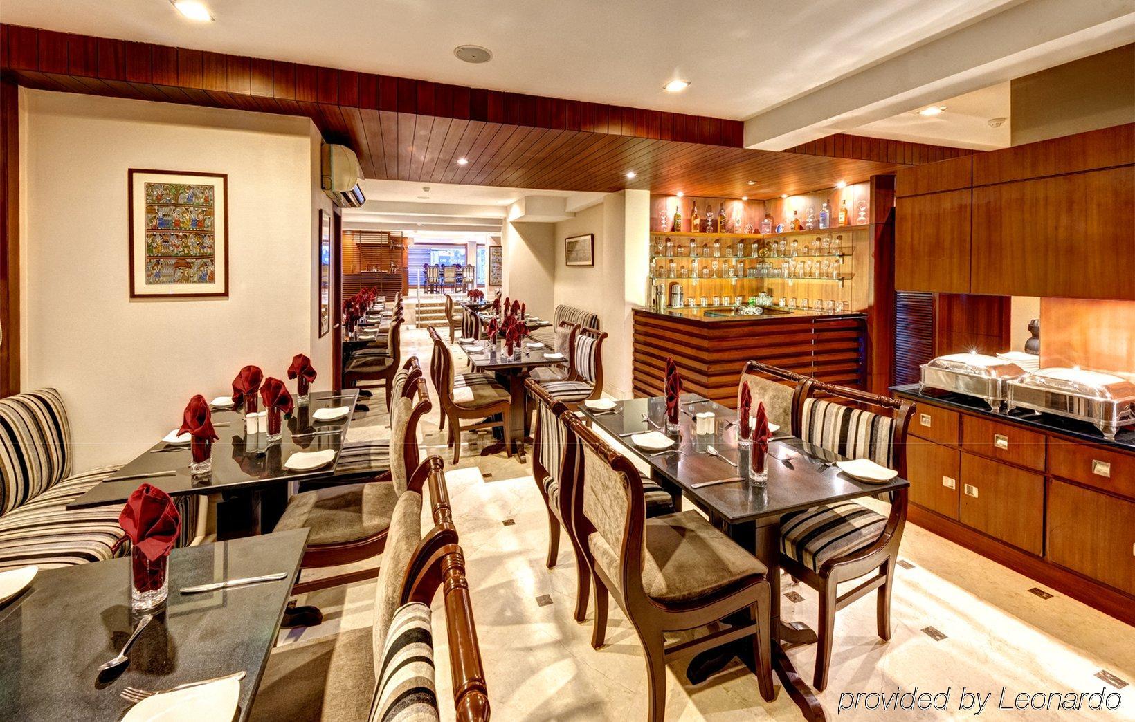 Hotel Casa Fortuna โกลกาตา ร้านอาหาร รูปภาพ